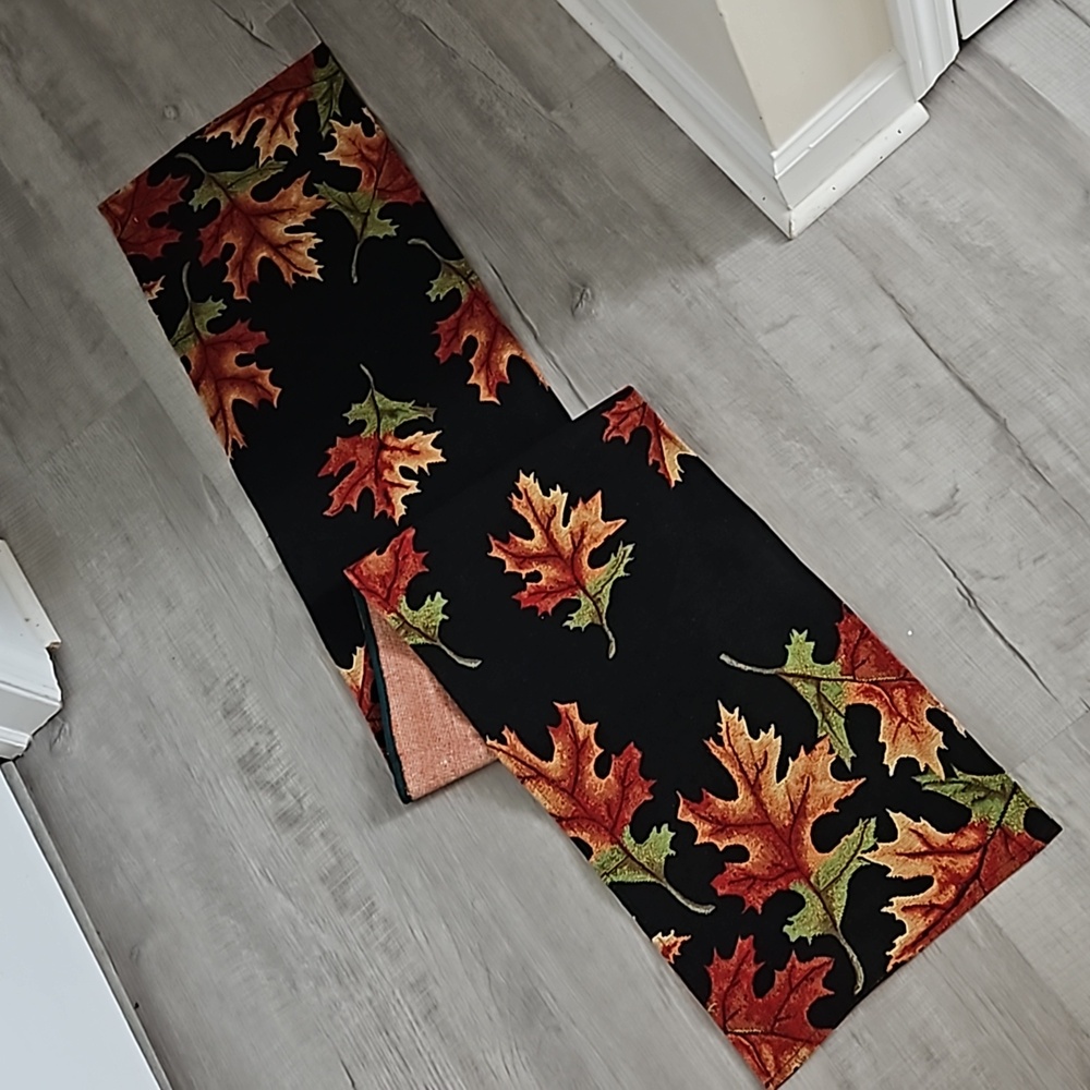 Fall leaves runner